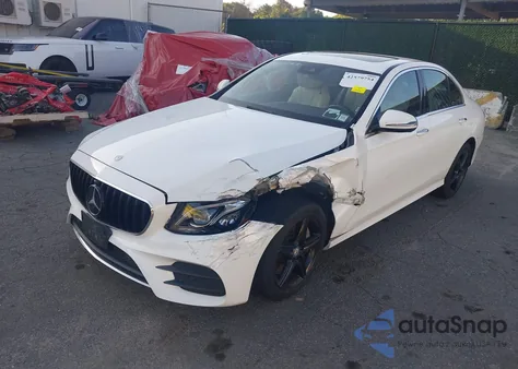 2017 Mercedes-Benz E 300 4Matic z USA, uszkodzony, nr VIN WDDZF4KB7HA025467